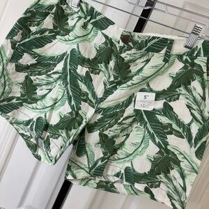 Old Navy Green Leaf Print Women's Shorts